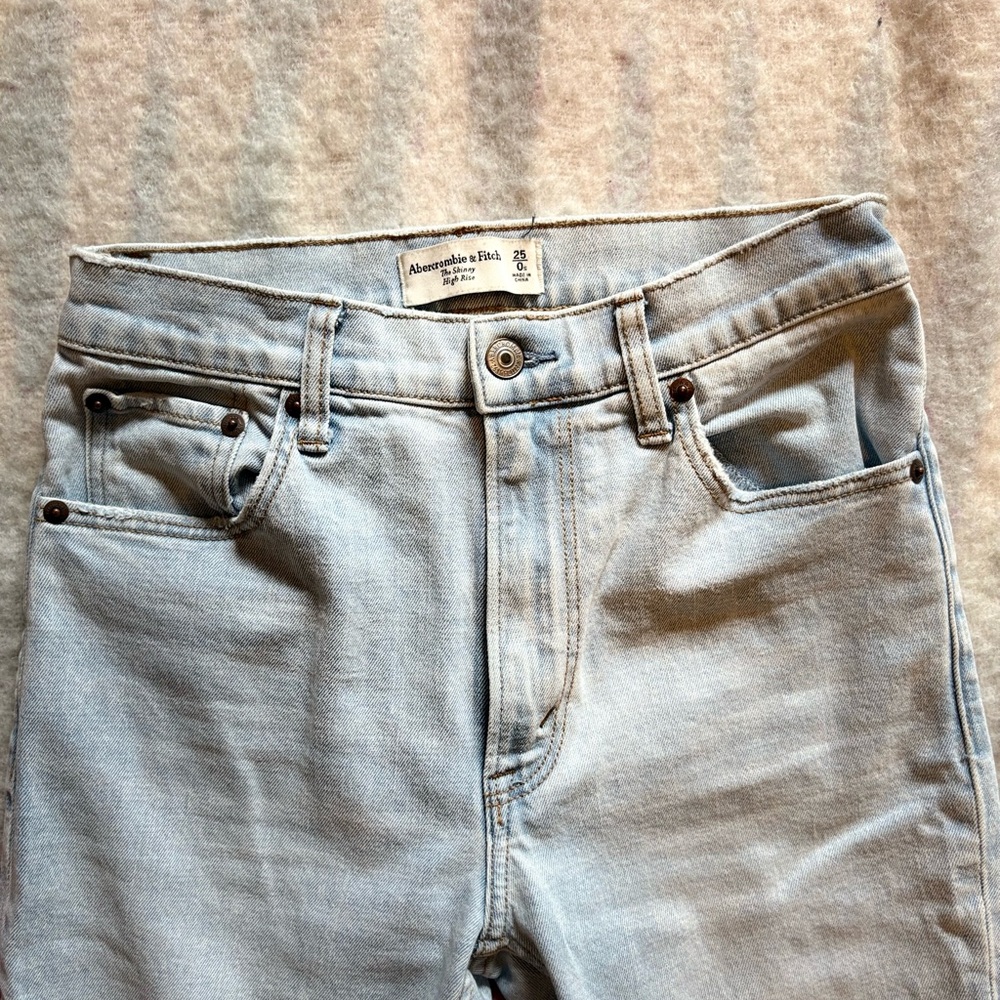 Abercrombie & Fitch Light Blue The Skinny High Rise Jeans 25 Short - Picture 3 of 6